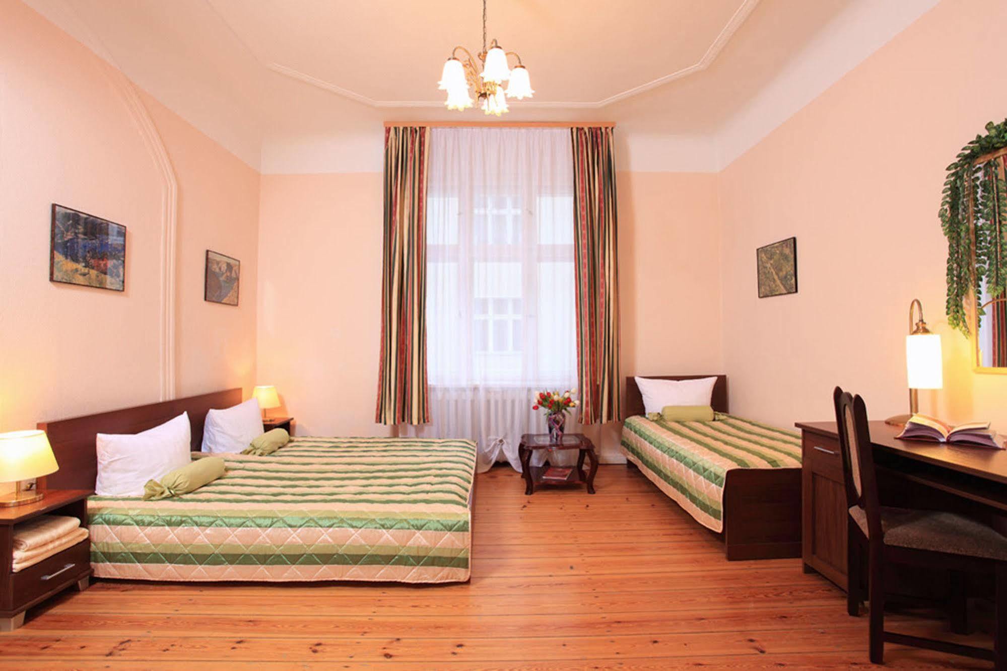 Hotel Central Inn Am Hauptbahnhof Pension Berlin Zewnętrze zdjęcie